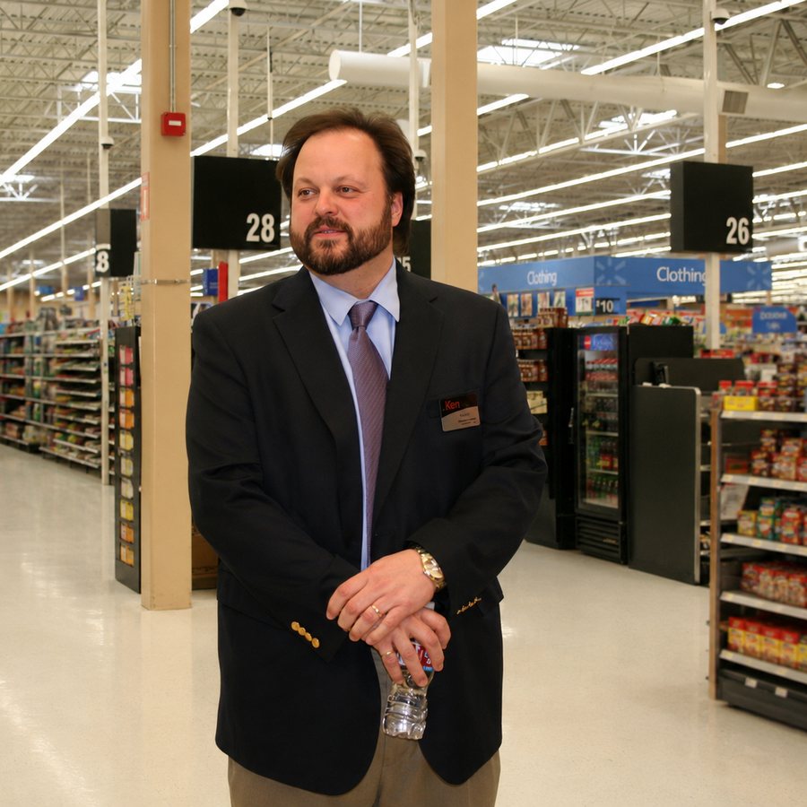 Ken Leonard at an America's Credit Union in-store branch
